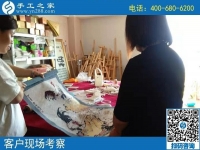 8月30日，把手工活拿回家做，越來越多的人選這里是有原因的，手工之家接待考察加工客戶剪影