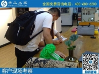 7月3日，58同城手工活外發(fā)加工，找到可以拿回家做的手工活選勵志珠珠繡。手工之家接待考察合作加工客戶剪影