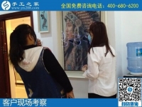 10月21日，手工活外發(fā)回收，都能在家掙錢的手工活，選擇這里的人太多了，手工之家接待考察合作加工客戶剪影