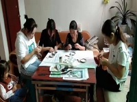從個人加工到創(chuàng)業(yè)組織人做，4年來，她一直在做勵志珠珠繡