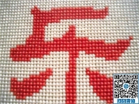 在家做手工活串珠子，空閑時(shí)間賺錢補(bǔ)貼家用