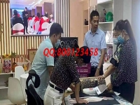 9月11日，把手工活拿回家做，選擇勵志珠珠繡外發(fā)手工活，因?yàn)檫@是對非遺傳統(tǒng)手工的傳承和創(chuàng)新，圖為手工之家接待考察合作加工客戶剪影