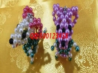 11月26日，不分人群，做珠繡串珠外發(fā)手工活加工項(xiàng)目，大家都選手工之家，圖為勵(lì)志珠珠繡串珠成品實(shí)拍