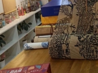 手工活外發(fā)串珠繡，是隨時隨地可以加工掙錢的活兒